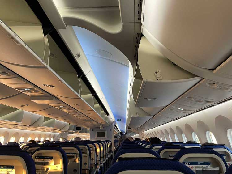 ANAの飛行機内